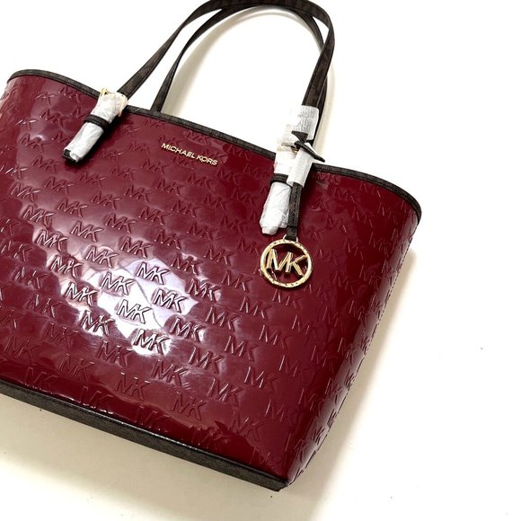 NWT Michael Kors Jet Set Tote Bag Debossed Patent Mulberry Red Gold Charm $330 - Picture 2 of 10
